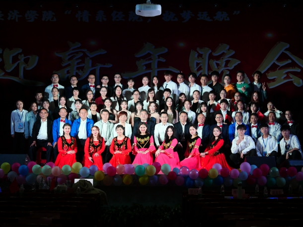 D:\Backup\桌面\新闻\1226bat365正版唯一官网举办迎新年文艺晚会(院)\6合影(发文稿).jpg D:\Backup\桌面\新闻\1226bat365正版唯一官网举办迎新年文艺晚会(院)\6合影(发文稿).jpg